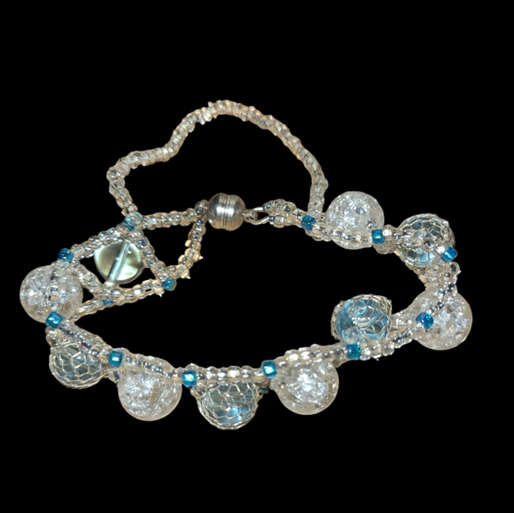 6 in Handmade Festive Seed Beaded bracelet with Magnetic Clasp L6 - Picture 1 of 3